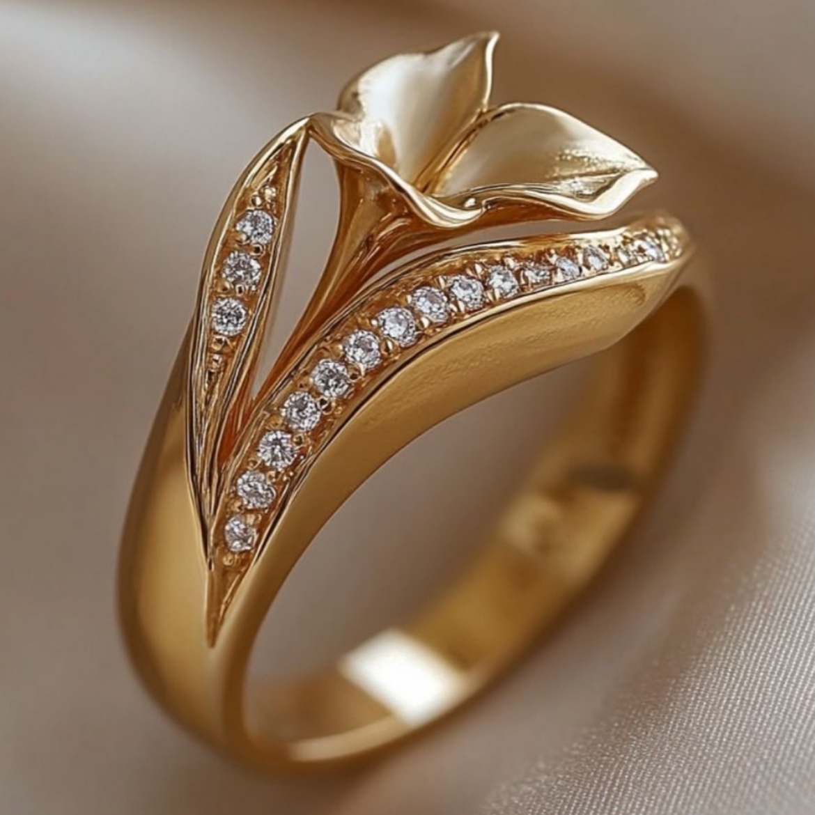 Women's Romantic Flower Design Ring Inlaid with Zirconia
